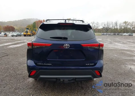 2022 Toyota Highlander Xle z USA, uszkodzony, nr VIN 5TDHZRBHXNS163873